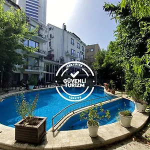 3* Otel Blanche & Garden Pool