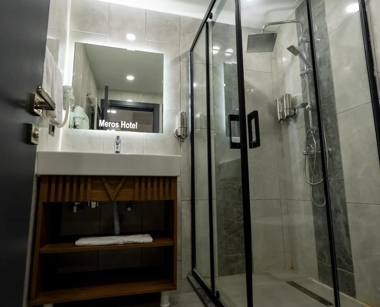 Meros Hotel Istanbul Turcia